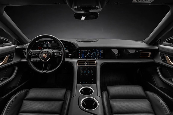 Porsche Taycan 19 of 30