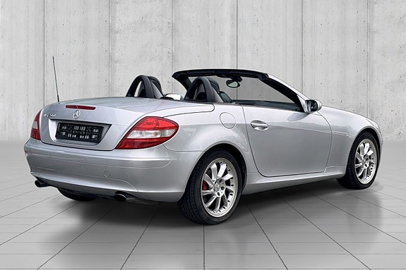 Mercedes-Benz SLK200 7 of 30