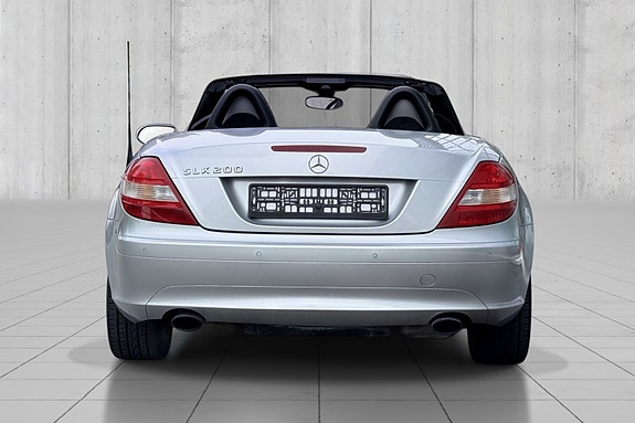 Mercedes-Benz SLK200 4 of 30