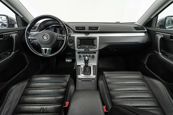 Volkswagen Passat Alltrack 12 of 23