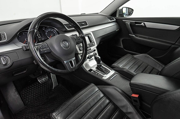 Volkswagen Passat Alltrack 13 of 23