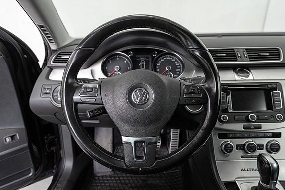 Volkswagen Passat Alltrack 14 of 23