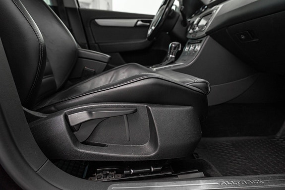 Volkswagen Passat Alltrack 22 of 23