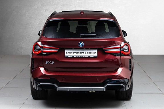 BMW iX3 8 of 30