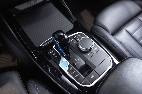 BMW iX3 20 of 30