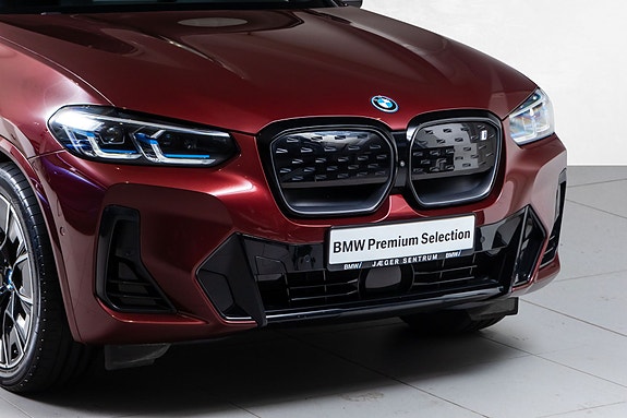 BMW iX3 2 of 30