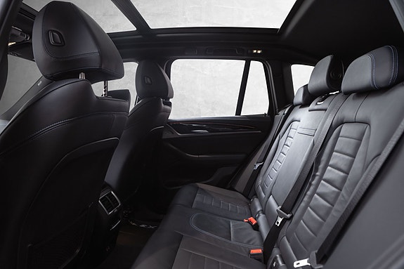 BMW iX3 25 of 30