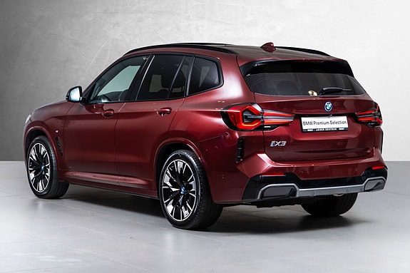 BMW iX3 6 of 30