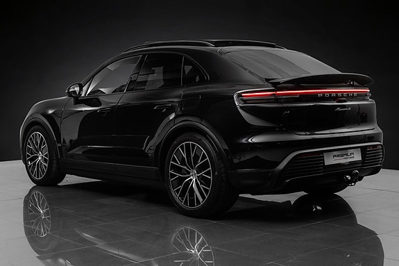 Porsche Macan 8 of 30