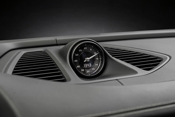 Porsche Macan 25 of 30