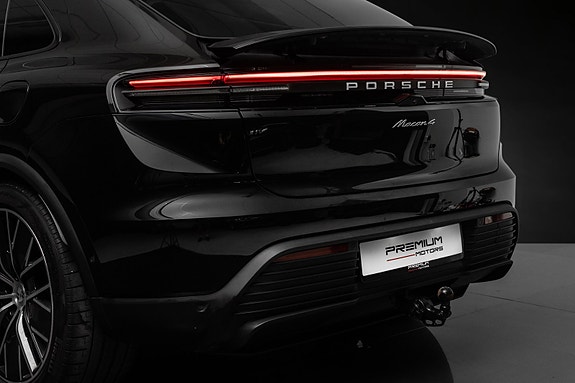 Porsche Macan 10 of 30
