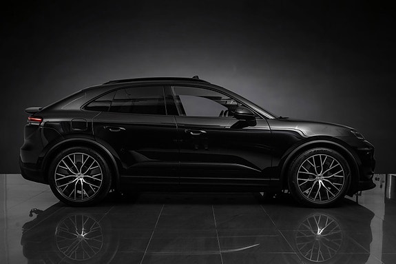Porsche Macan 7 of 30