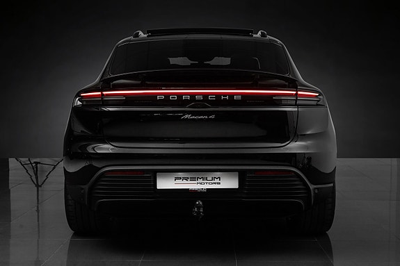Porsche Macan 9 of 30