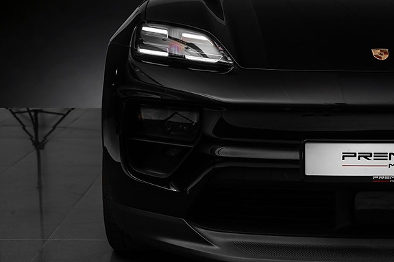 Porsche Macan 6 of 30