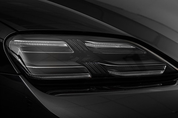 Porsche Macan 4 of 30