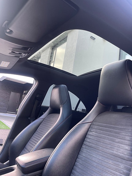Mercedes-Benz CLA180 9 of 15
