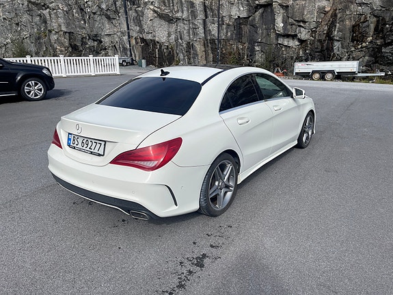 Mercedes-Benz CLA180 2 of 15