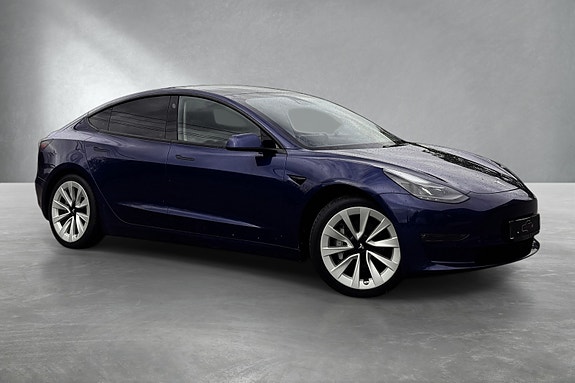 Tesla Model 3 4 of 26