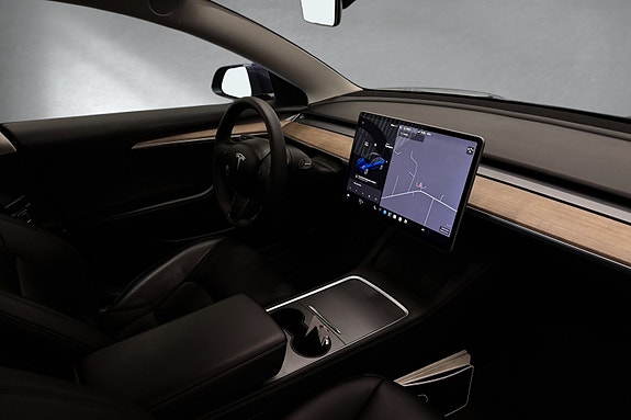 Tesla Model 3 16 of 26
