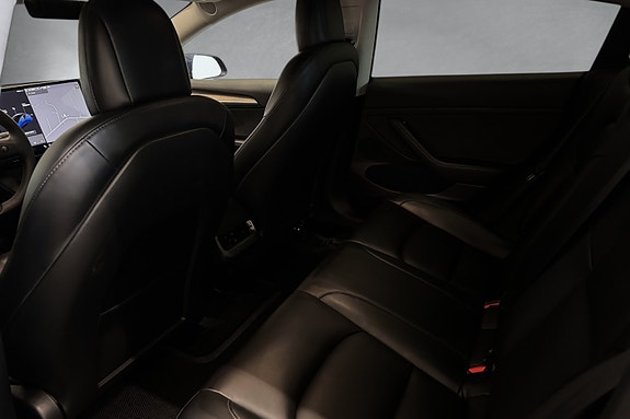 Tesla Model 3 13 of 26