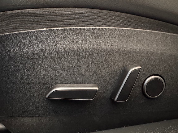 Tesla Model 3 12 of 26