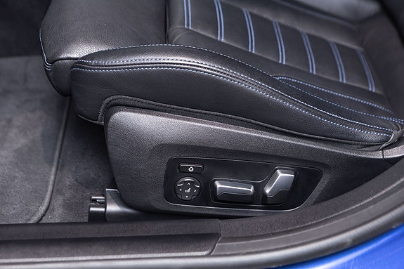 BMW i4 26 of 30