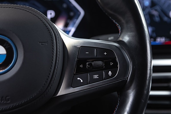 BMW i4 13 of 30