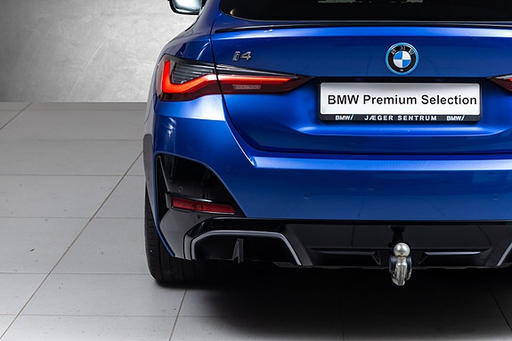 BMW i4 10 of 30