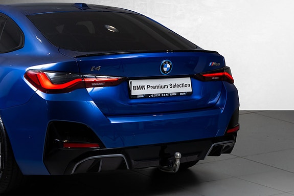 BMW i4 7 of 30