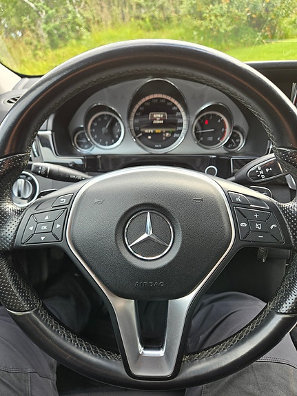 Mercedes-Benz E200 d 7 of 9