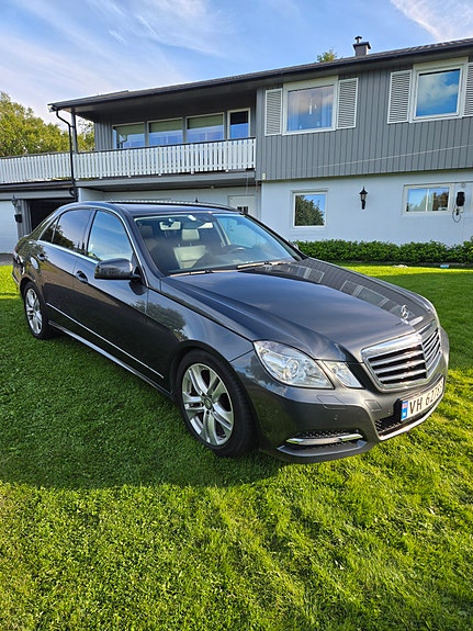 Mercedes-Benz E200 d 2 of 9