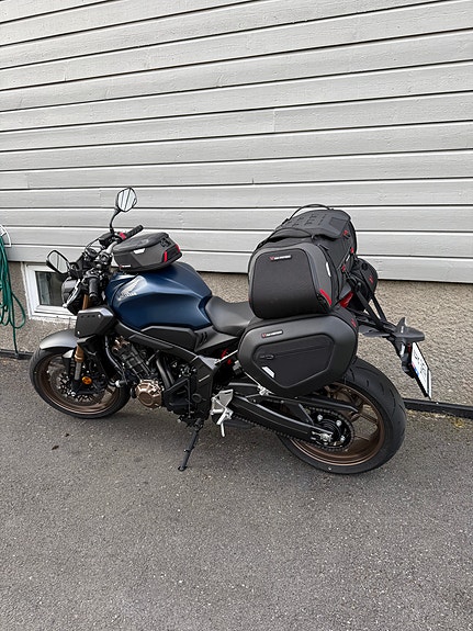 Honda CB 650 R 22 of 26