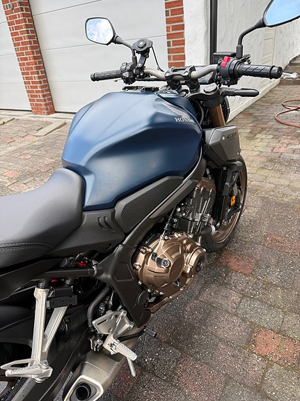 Honda CB 650 R 9 of 26
