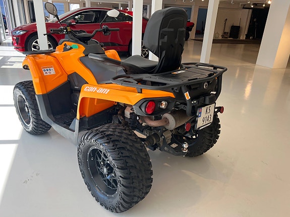 Can-Am Outlander 10 of 16
