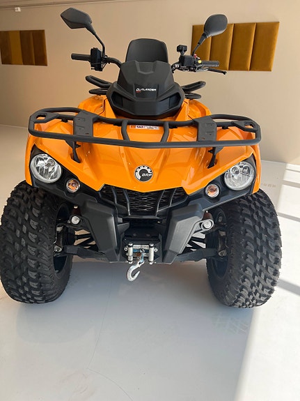 Can-Am Outlander 13 of 16
