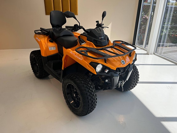 Can-Am Outlander 6 of 16