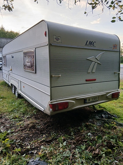 LMC 660 Dominant,Alde,wc,dusj,tv,radio,cd,gulvarme,dobvels.5 sov.bra.fuktest,liten fuktsk. 3 of 30