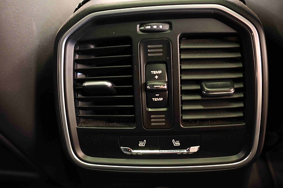 Porsche Macan Turbo 19 of 30