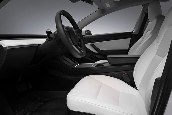 Tesla Model 3 17 of 23