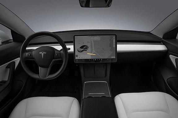 Tesla Model 3 20 of 23