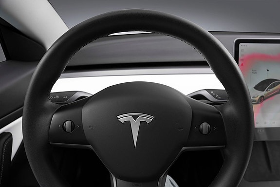 Tesla Model 3 9 of 23