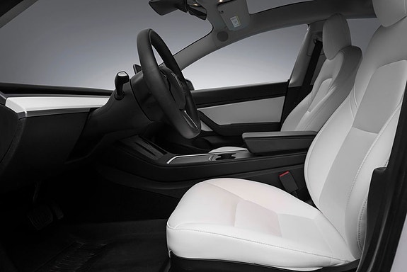 Tesla Model 3 16 of 23