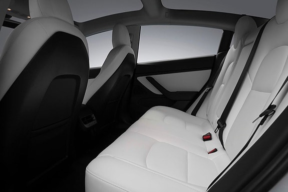 Tesla Model 3 19 of 23