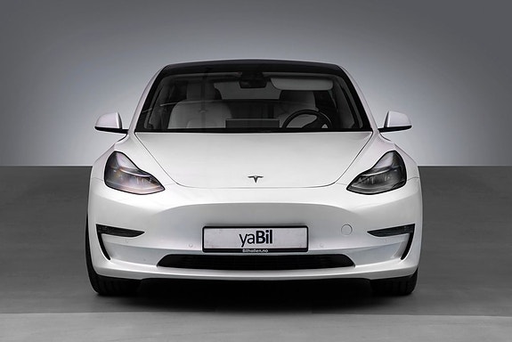 Tesla Model 3 3 of 23