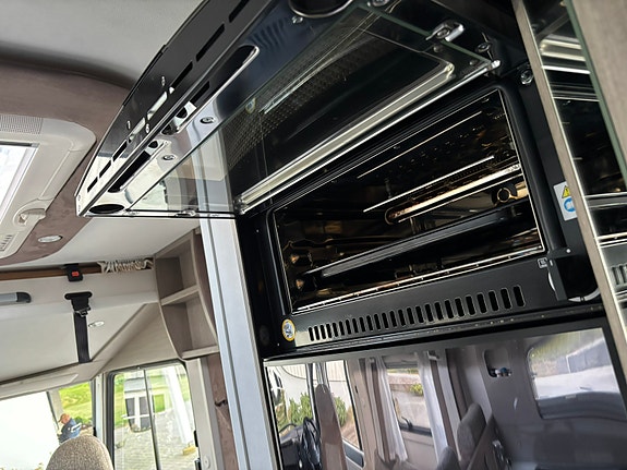 Dethleffs Magic Edition | Solcelle // Aircondition // Sykkelstativ // Ryggekamera // Markise // Automat 21 of 30