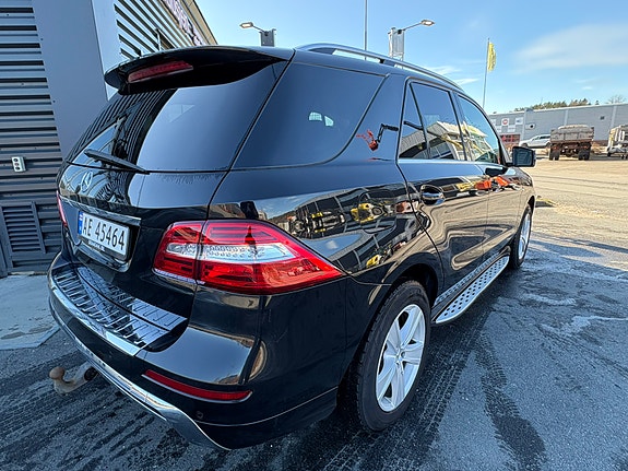 Mercedes-Benz ML250 9 of 30