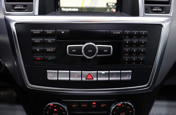 Mercedes-Benz ML250 24 of 30