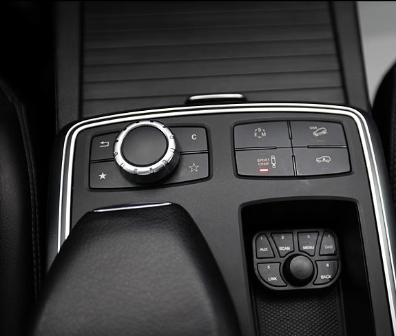 Mercedes-Benz ML250 26 of 30