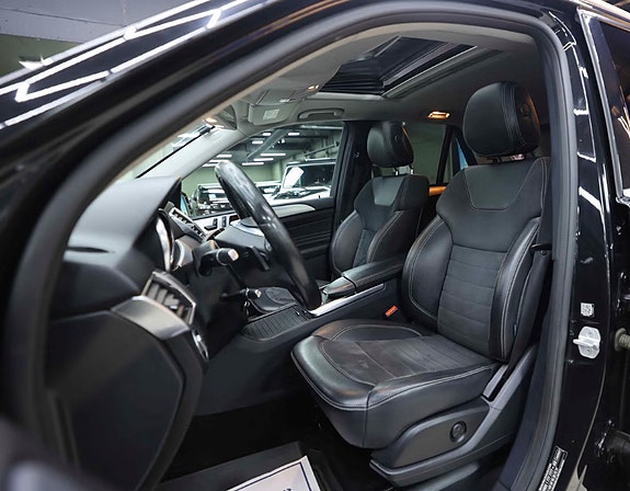 Mercedes-Benz ML250 13 of 30