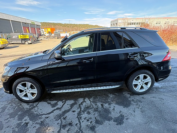 Mercedes-Benz ML250 6 of 30